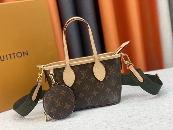 ルイヴィトンバッグ背面デザイン